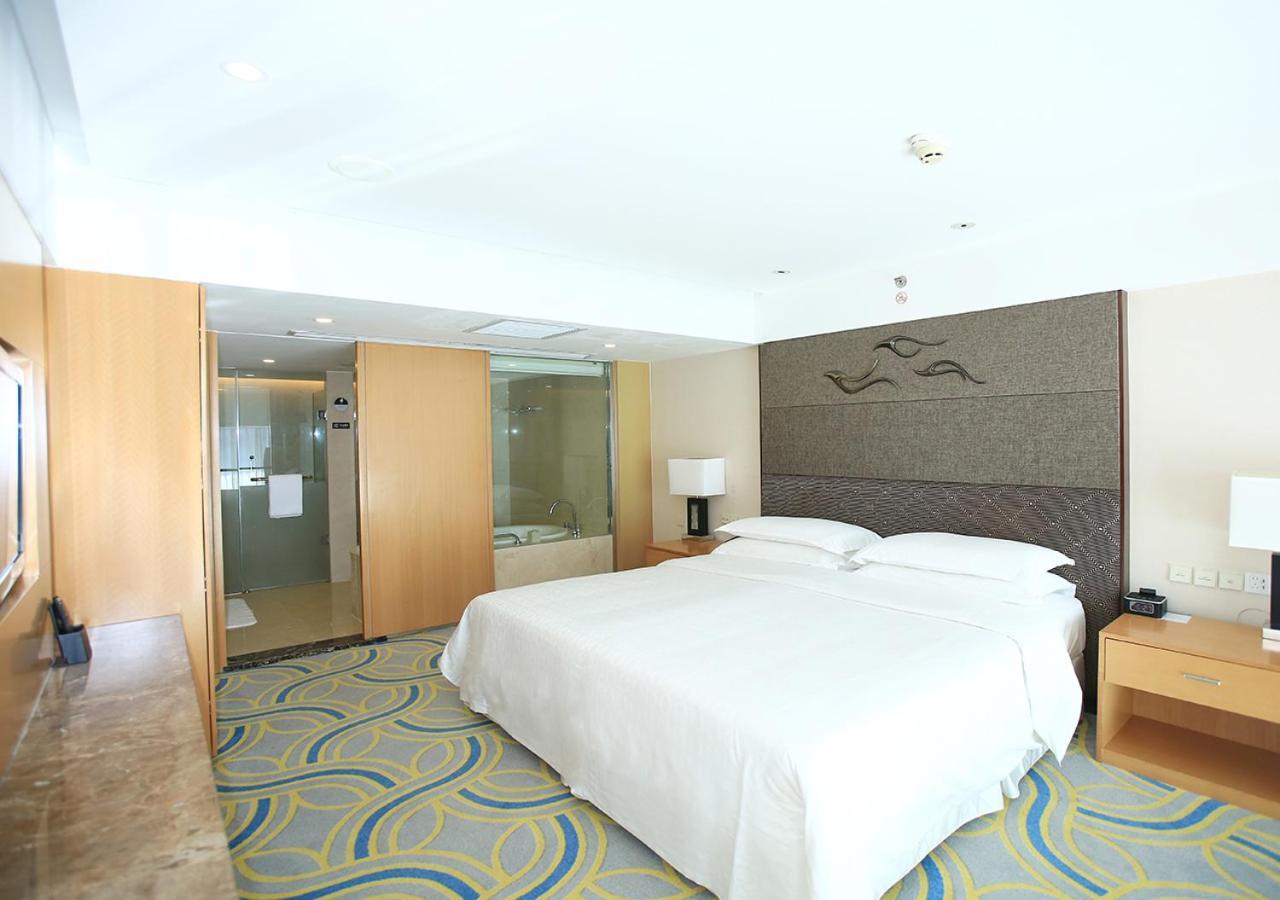 Sheraton Yantai Golden Beach Resort Exterior photo