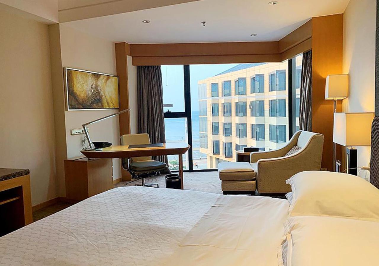Sheraton Yantai Golden Beach Resort Exterior photo